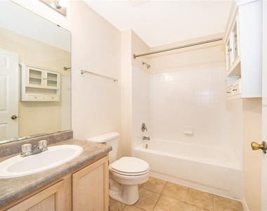 6593 Queens Borough Avenue - Photo Thumbnail 13