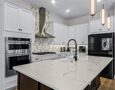 15656 Vetta Drive - Photo Thumbnail 11