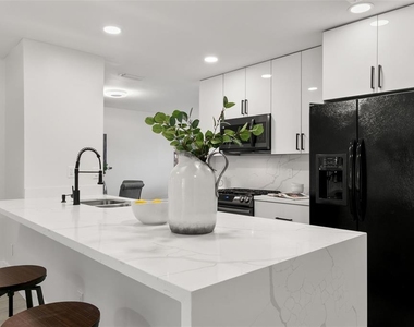 5931 Denver Street Ne - Photo Thumbnail 8