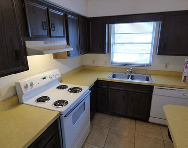 581 Autumn Drive - Photo Thumbnail 3