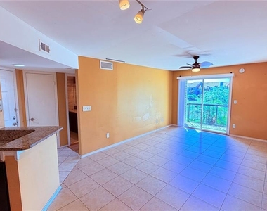 1964 Lake Atriums Circle - Photo Thumbnail 6