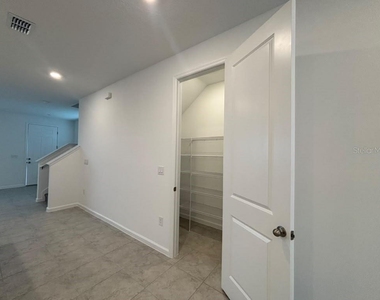 17724 Porter Road - Photo Thumbnail 11