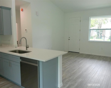 3353 S Combee Road - Photo Thumbnail 6