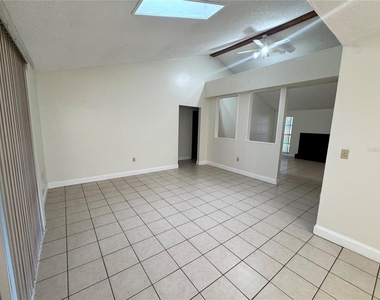 7415 Highland Grove Drive - Photo Thumbnail 6