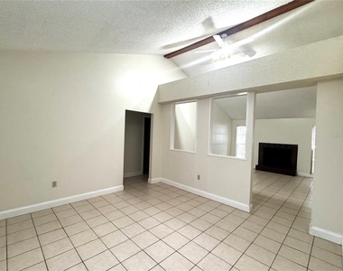 7415 Highland Grove Drive - Photo Thumbnail 8