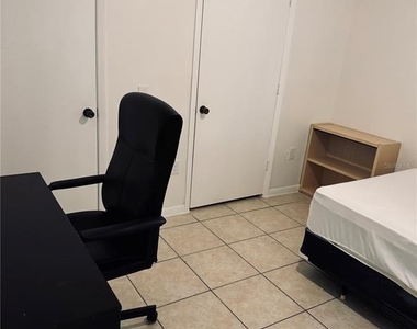 3921 Sw 34th Street - Photo Thumbnail 6
