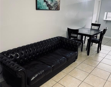 3921 Sw 34th Street - Photo Thumbnail 3