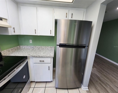 702 Sw 70 Terrace - Photo Thumbnail 9