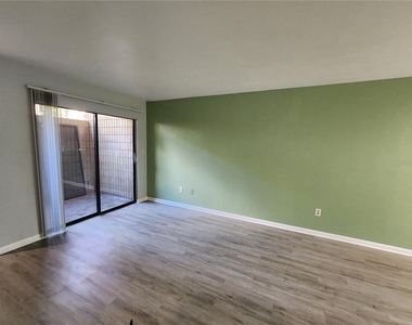 702 Sw 70 Terrace - Photo Thumbnail 5