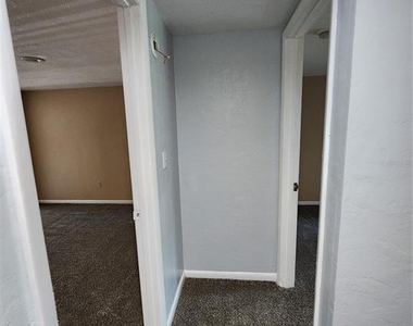 702 Sw 70 Terrace - Photo Thumbnail 13