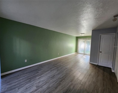 702 Sw 70 Terrace - Photo Thumbnail 1