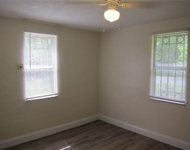 2325 Se 12 Street - Photo Thumbnail 6