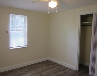 2325 Se 12 Street - Photo Thumbnail 4