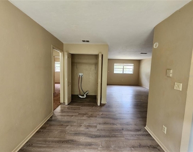 3020 Nw 79 Court - Photo Thumbnail 10