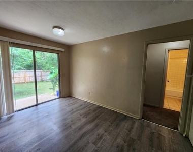 3020 Nw 79 Court - Photo Thumbnail 9