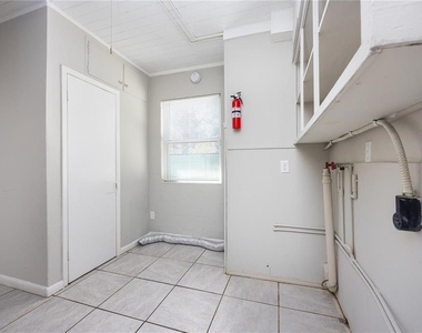 319 Nw 16th Avenue - Photo Thumbnail 21