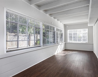 319 Nw 16th Avenue - Photo Thumbnail 4