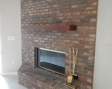 455 W Desoto Street - Photo Thumbnail 4