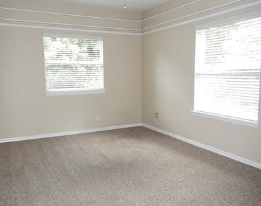 455 W Desoto Street - Photo Thumbnail 8