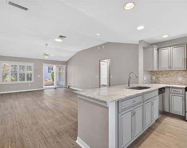 17559 Se 81st Parnassus Court - Photo Thumbnail 3