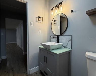 905 W 11th Avenue - Photo Thumbnail 13