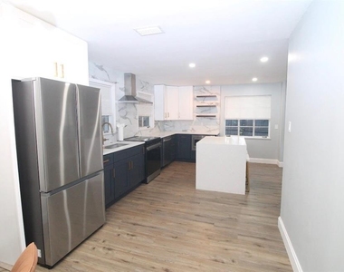 905 W 11th Avenue - Photo Thumbnail 8