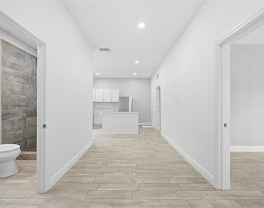 2901 N 20th Street - Photo Thumbnail 3