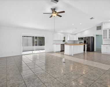 11 Sweetbay Drive - Photo Thumbnail 8