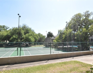 435 Wymore Road - Photo Thumbnail 10