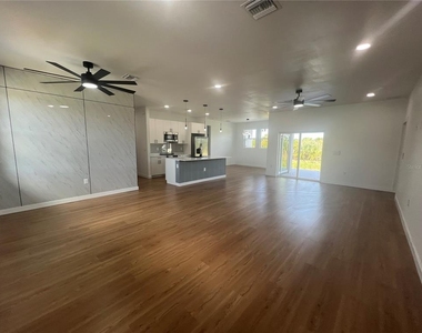 15062 Wichita Road - Photo Thumbnail 2