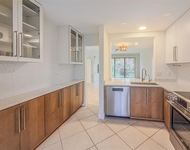 5312 Huntingwood Court - Photo Thumbnail 10