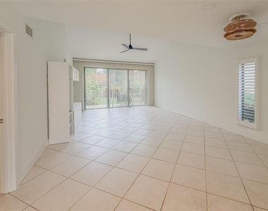 5312 Huntingwood Court - Photo Thumbnail 7