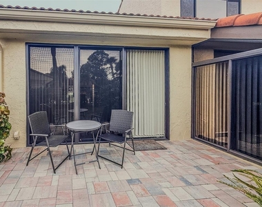 5312 Huntingwood Court - Photo Thumbnail 4
