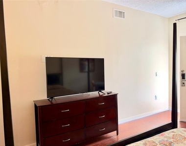 3401 54th Drive W - Photo Thumbnail 9