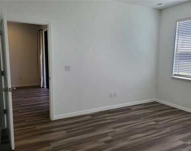 13816 Messina Loop - Photo Thumbnail 10