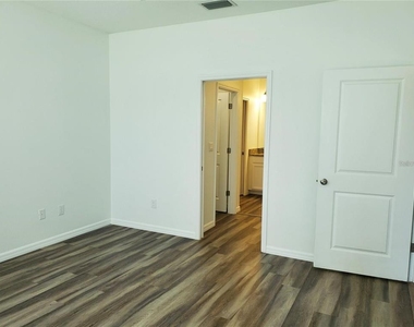 13816 Messina Loop - Photo Thumbnail 11