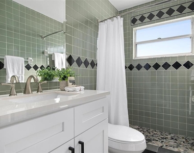 5217 81st Street N - Photo Thumbnail 9