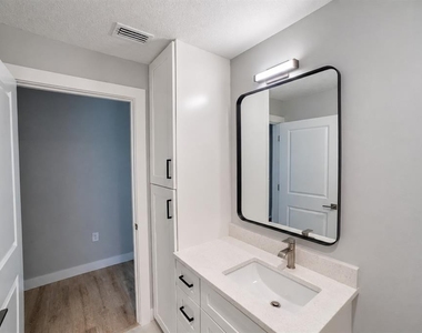 470 Venango Street - Photo Thumbnail 10
