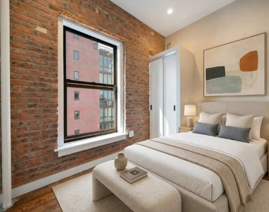 East 7th Street - Photo Thumbnail 4