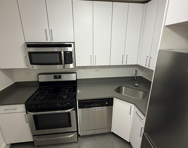 East 82nd Street - Photo Thumbnail 3