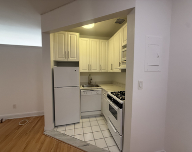 165 East 83rd Street - Photo Thumbnail 2