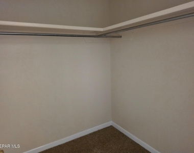 6732 Southwind Drive - Photo Thumbnail 16