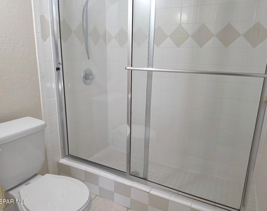 6732 Southwind Drive - Photo Thumbnail 15