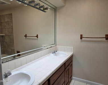 6732 Southwind Drive - Photo Thumbnail 20
