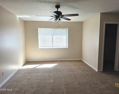 6732 Southwind Drive - Photo Thumbnail 12