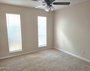 6732 Southwind Drive - Photo Thumbnail 24