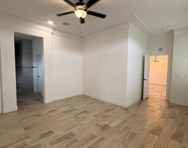 13604 Garforth Avenue - Photo Thumbnail 20