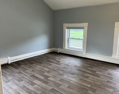 83 83 River Road - Photo Thumbnail 13