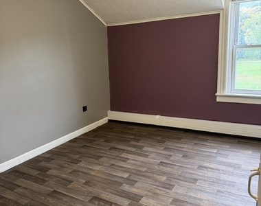 83 83 River Road - Photo Thumbnail 11