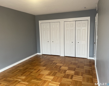 20 Outlook Avenue - Photo Thumbnail 3